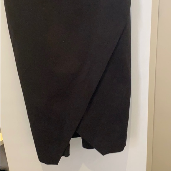 Form fitting mid length dress - Picture 4 of 5